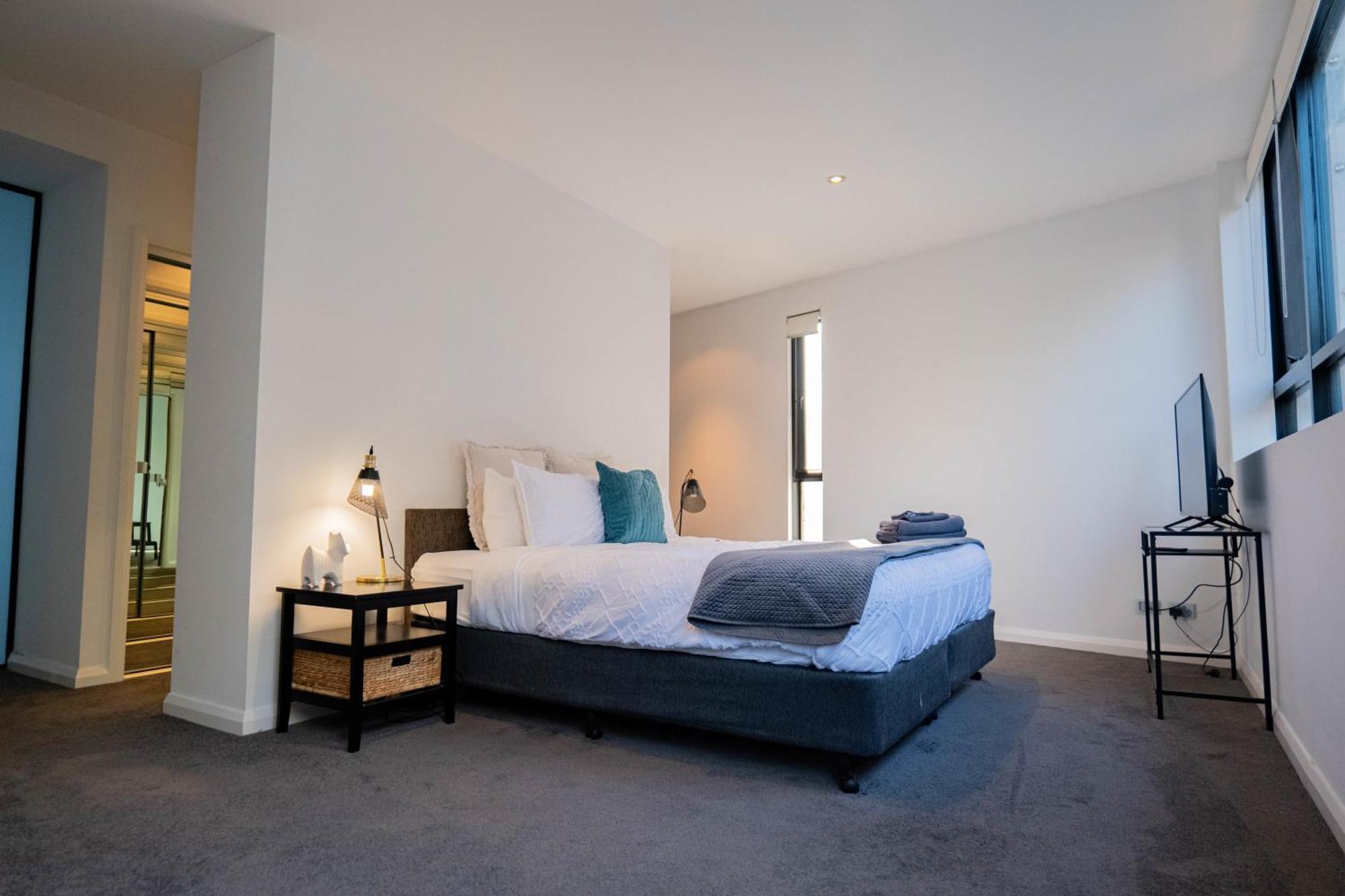 Apartment Large Executive 3 Bedroom Yarralumla