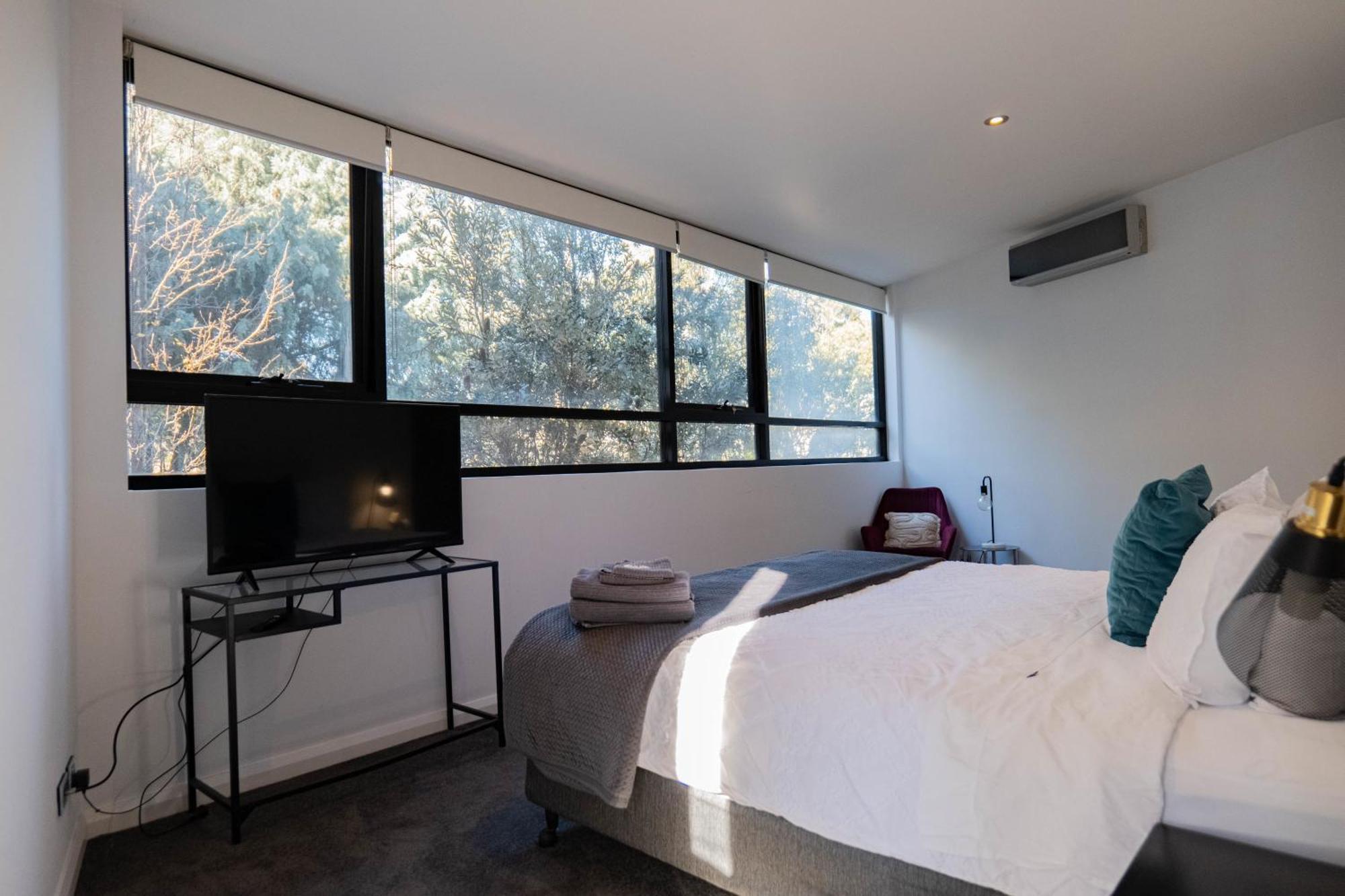 Large Executive 3 Bedroom Yarralumla