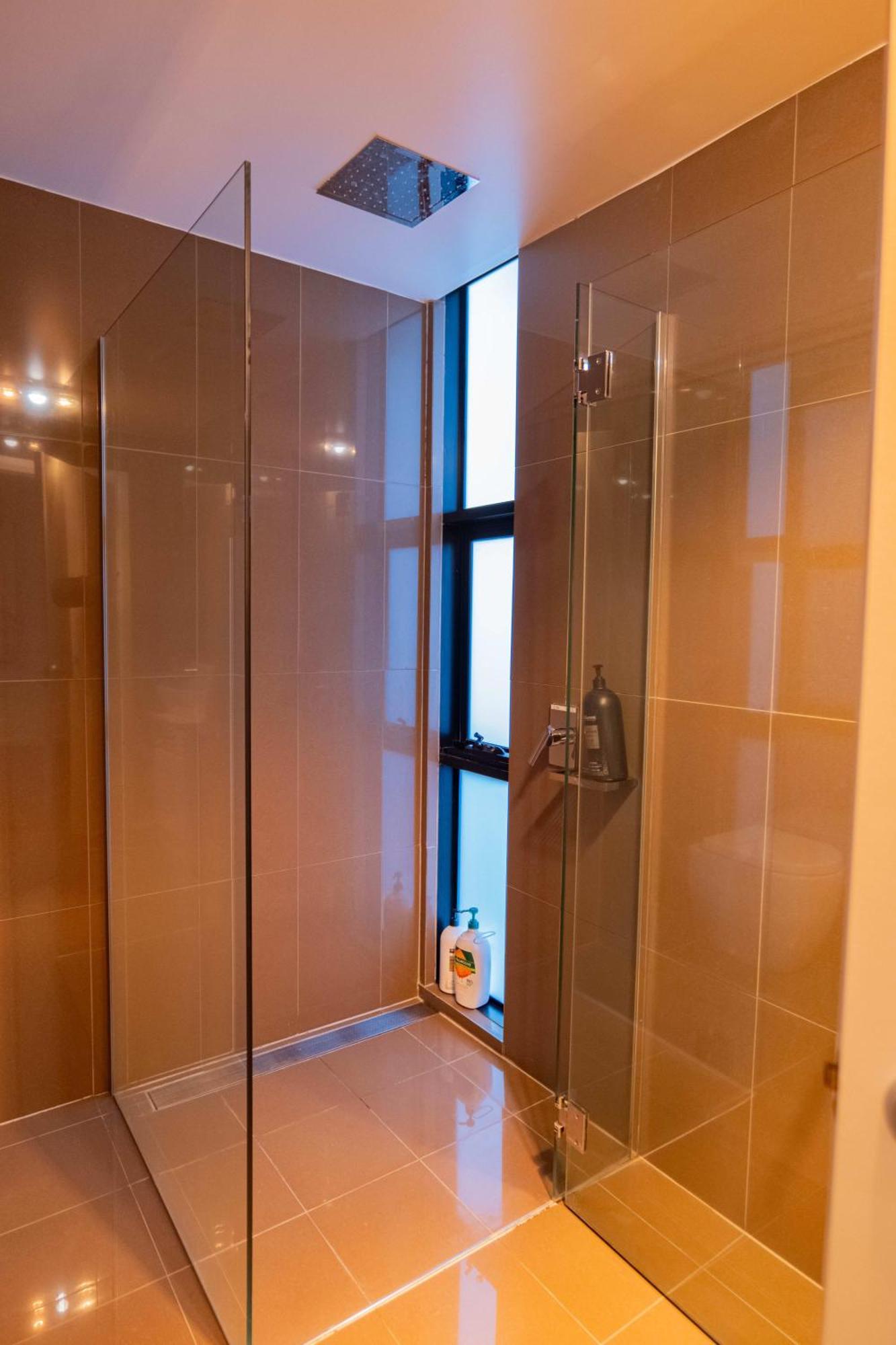 Large Executive 3 Bedroom