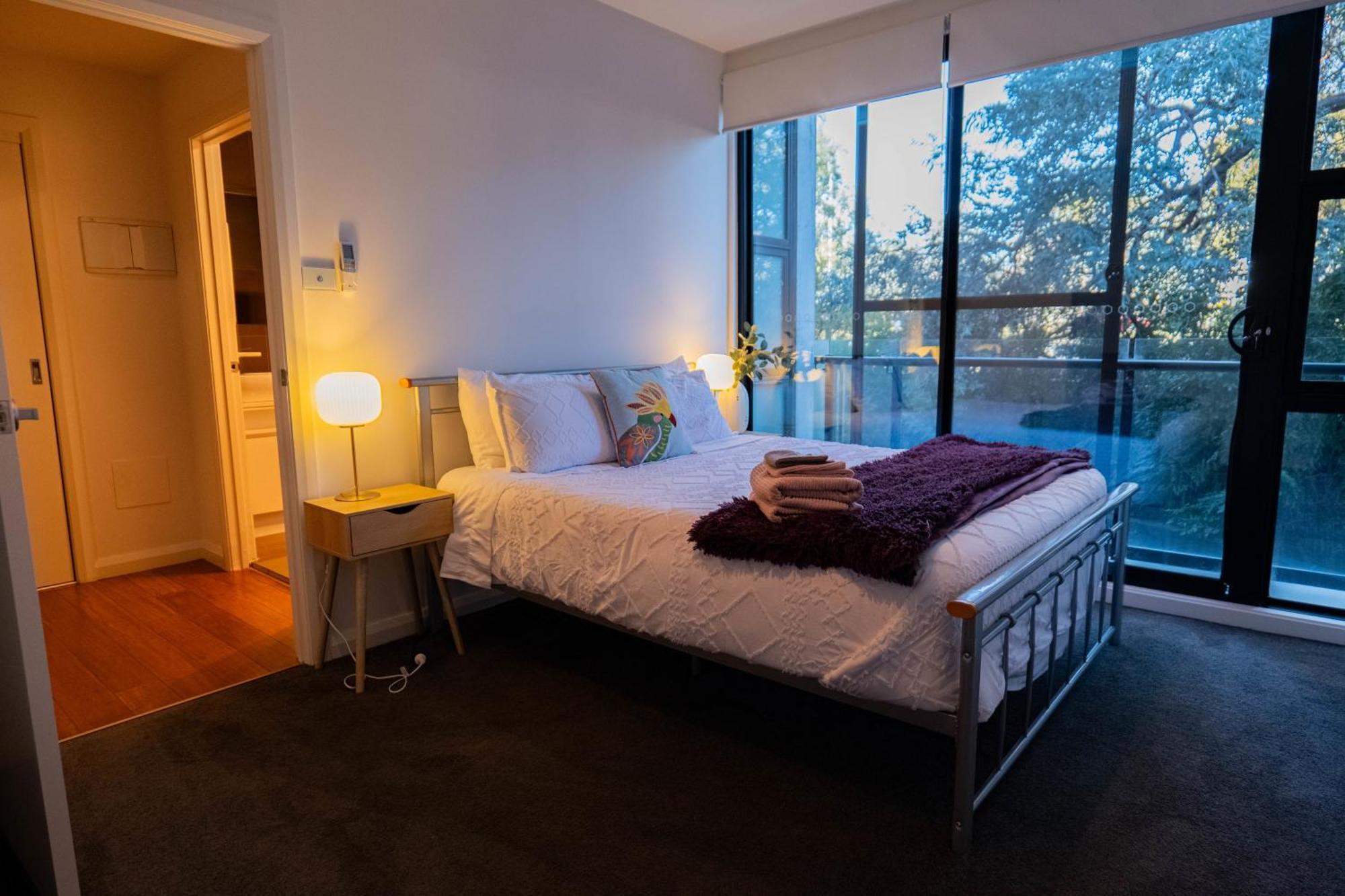 Large Executive 3 Bedroom * Yarralumla